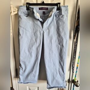 Gloria Vanderbilt Light Blue Jeans with Branded Waistband